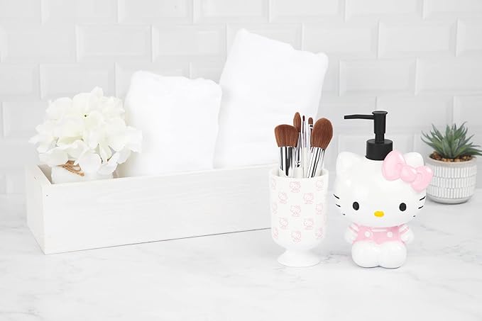 Jay Franco Hello Kitty Soap Dispenser - Pink & White Bathroom Accessory - Resin Lotion Pump